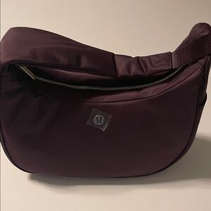 Lululemon City Essentials Shoulder Bag Goodnight Plum 4L NWT
